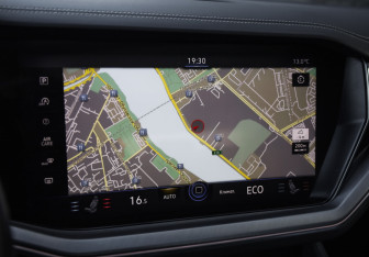 Подержанный автомобиль Volkswagen Touareg 2020 года (14 фото)