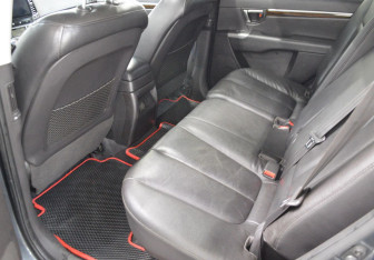 Подержанный автомобиль Hyundai Santa Fe 2011 года (11 фото)