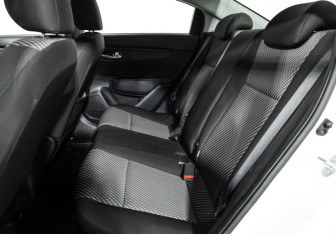 Подержанный автомобиль Kia Rio Sedan 2018 года (10 фото)