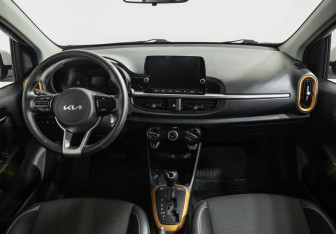 Подержанный автомобиль Kia Picanto 2022 года (10 фото)
