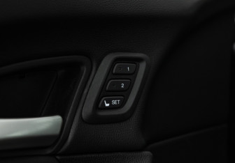 Подержанный автомобиль Honda Crosstour 2014 года (16 фото)