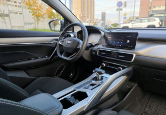 Подержанный автомобиль Geely Coolray 2023 года (17 фото)