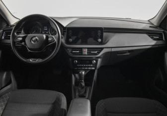 Подержанный автомобиль Skoda Rapid Liftback 2020 года (13 фото)