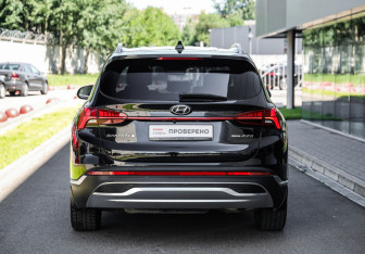Подержанный автомобиль Hyundai Santa Fe 2022 года (7 фото)