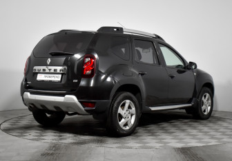 Подержанный автомобиль Renault Duster 2016 года (5 фото)
