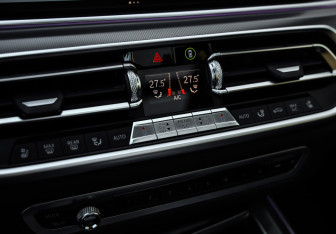 Подержанный автомобиль BMW X5 2020 года (22 фото)