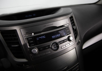 Подержанный автомобиль Subaru Outback Wagon 2011 года (17 фото)