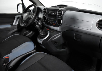 Подержанный автомобиль Citroen Berlingo 2013 года (12 фото)