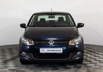 Подержанный автомобиль Volkswagen Polo Sedan 2015 года (2 фото)