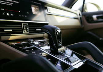 Подержанный автомобиль Porsche Cayenne 2018 года (27 фото)