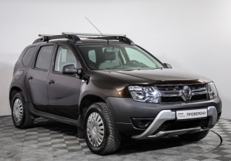 Подержанный автомобиль Renault Duster 2016 года (3 фото)