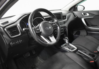 Подержанный автомобиль Kia Ceed Wagon 2019 года (9 фото)