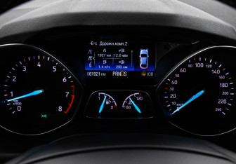 Подержанный автомобиль Ford Kuga 2018 года (26 фото)