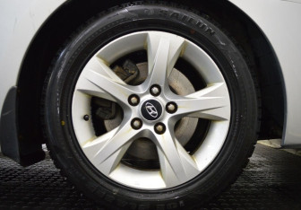 Подержанный автомобиль Hyundai i40 Sedan 2012 года (9 фото)