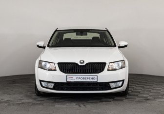 Подержанный автомобиль Skoda Octavia Liftback 2013 года (2 фото)