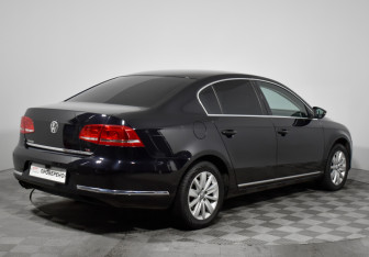 Подержанный автомобиль Volkswagen Passat Sedan 2011 года (5 фото)