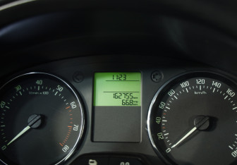 Подержанный автомобиль Skoda Fabia Hatchback 2013 года (10 фото)