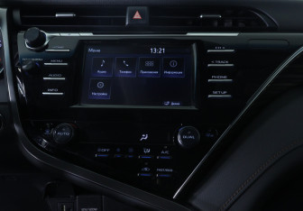 Подержанный автомобиль Toyota Camry Sedan 2019 года (12 фото)