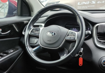 Подержанный автомобиль Kia Sorento 2019 года (18 фото)