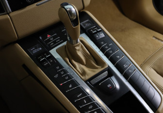 Подержанный автомобиль Porsche Macan 2014 года (17 фото)