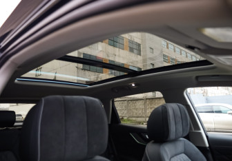 Подержанный автомобиль Hongqi HS5 2024 года (30 фото)