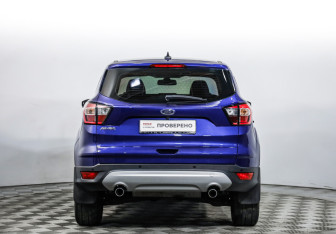 Подержанный автомобиль Ford Kuga 2017 года (6 фото)