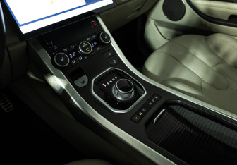 Подержанный автомобиль Land Rover Range Rover Evoque 2013 года (19 фото)