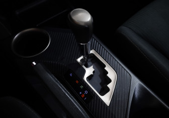 Подержанный автомобиль Toyota RAV4 2013 года (16 фото)