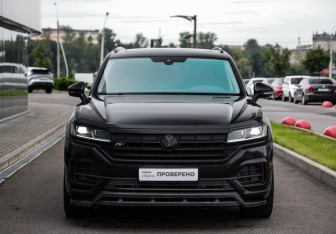 Подержанный автомобиль Volkswagen Touareg 2021 года (4 фото)