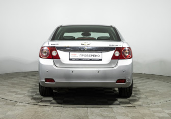 Подержанный автомобиль Chevrolet Epica 2007 года (6 фото)