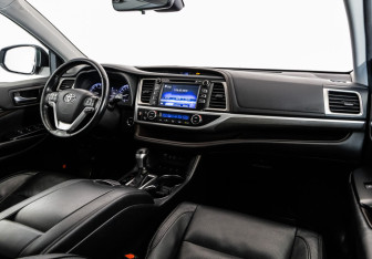 Подержанный автомобиль Toyota Highlander 2019 года (9 фото)
