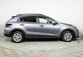 Подержанный автомобиль Kia Rio Hatchback 2021 года (4 фото)