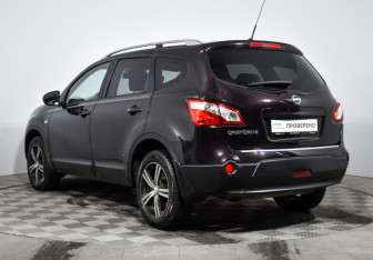 Подержанный автомобиль Nissan Qashqai+2 2011 года (7 фото)