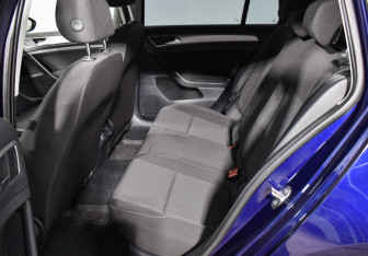 Подержанный автомобиль Volkswagen Golf Wagon 2017 года (11 фото)
