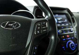 Подержанный автомобиль Hyundai Santa Fe 2017 года (21 фото)