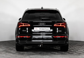 Подержанный автомобиль Audi Q5 2018 года (8 фото)