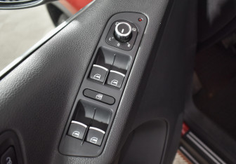 Подержанный автомобиль Volkswagen Tiguan 2013 года (14 фото)