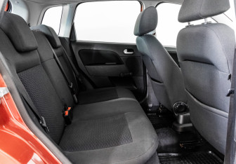 Подержанный автомобиль Ford Fiesta Hatchback 2007 года (15 фото)