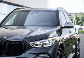Подержанный автомобиль BMW X5 2019 года (2 фото)
