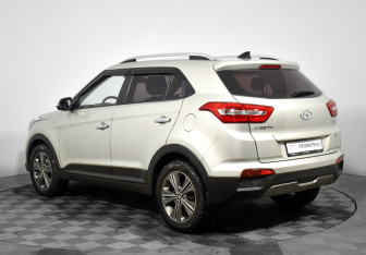 Подержанный автомобиль Hyundai Creta 2019 года (7 фото)
