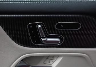 Подержанный автомобиль Mercedes-Benz GLB 2021 года (23 фото)