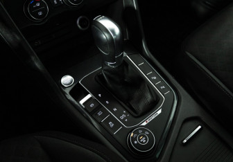 Подержанный автомобиль Volkswagen Tiguan 2016 года (17 фото)