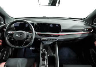 Подержанный автомобиль Geely Coolray 2023 года (13 фото)