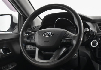 Подержанный автомобиль Kia Rio Sedan 2012 года (14 фото)