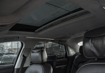Подержанный автомобиль Audi A8 2011 года (26 фото)