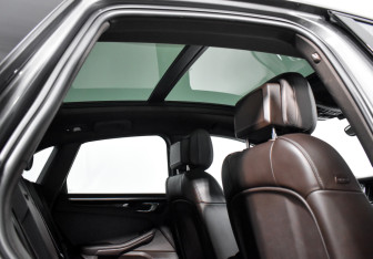 Подержанный автомобиль Porsche Macan 2015 года (22 фото)