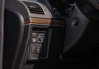 Подержанный автомобиль Toyota Land Cruiser Prado 2018 года (25 фото)