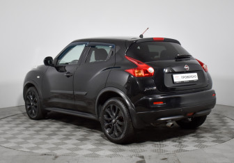 Подержанный автомобиль Nissan Juke 2011 года (7 фото)