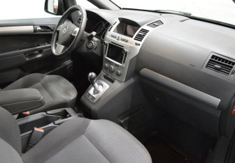 Подержанный автомобиль Opel Zafira Compactvan 2012 года (12 фото)