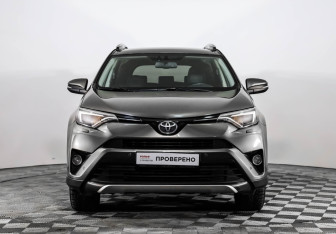 Подержанный автомобиль Toyota RAV4 2017 года (4 фото)